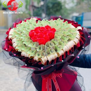 Bó hoa làm bằng tiền 100k hình trái tim