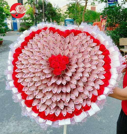bó hoa tiền 50k hình trái tim