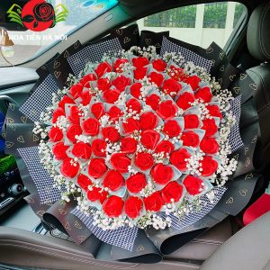 Bó hoa tiền 30 triệu tiền 500k cuốn hoa hồng