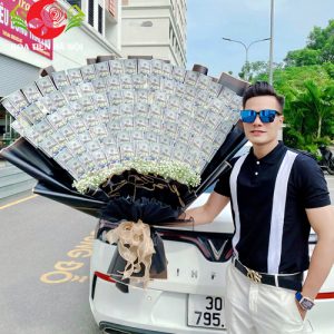 Bó hoa tiền 100$ đô la (10.000$ USD)