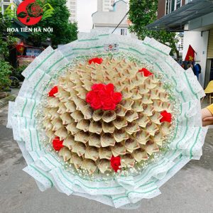 Bó hoa tiền 10k xanh chấm bi