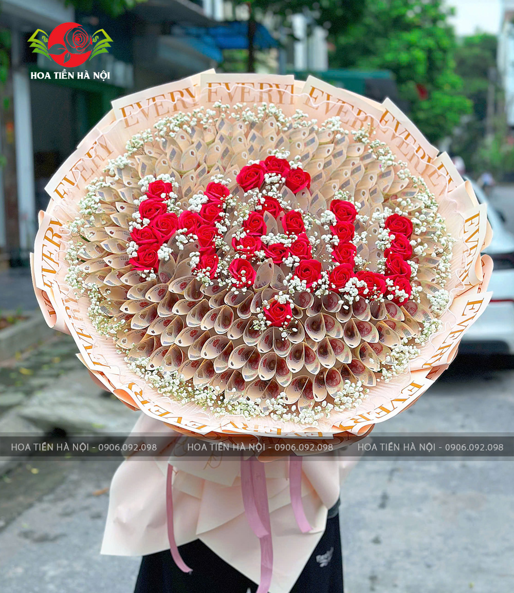 Bó hoa tiền 200k xếp chữ theo tên chủ nhân