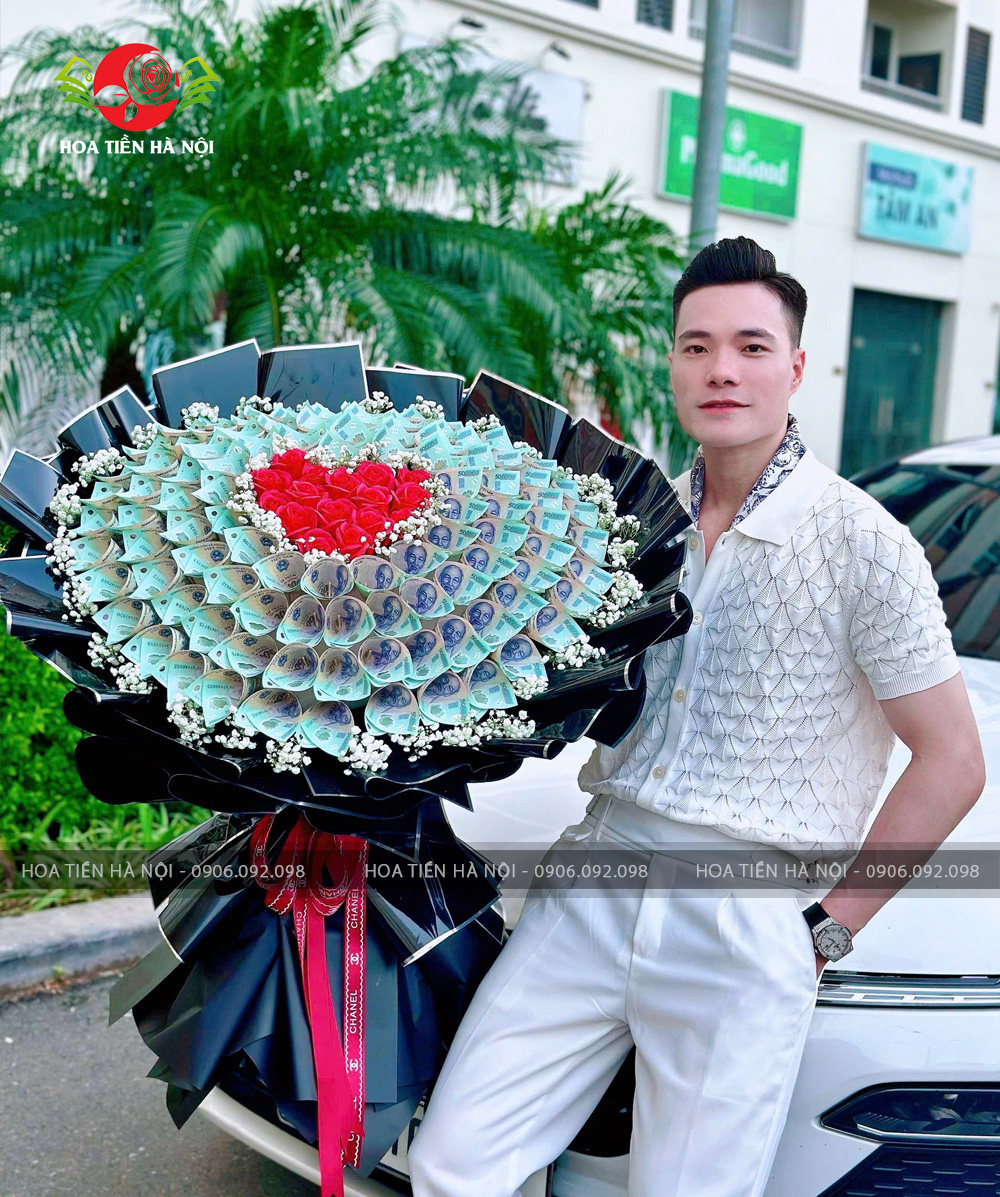 Bó hoa tiền 500k trái tim đen viền bạc