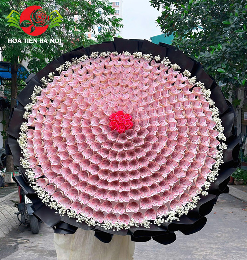 Bó hoa tiền 300 tờ 50k siêu to khổng lồ