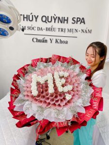 Bó hoa bằng tiền 50k chữ Mẹ