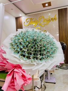 Bó hoa tiền 50 triệu trắng